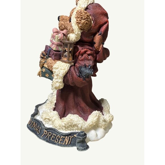 The Ghost of Christmas Present... It's Not Too Late Figurine #228335 - Picture 7 of 14